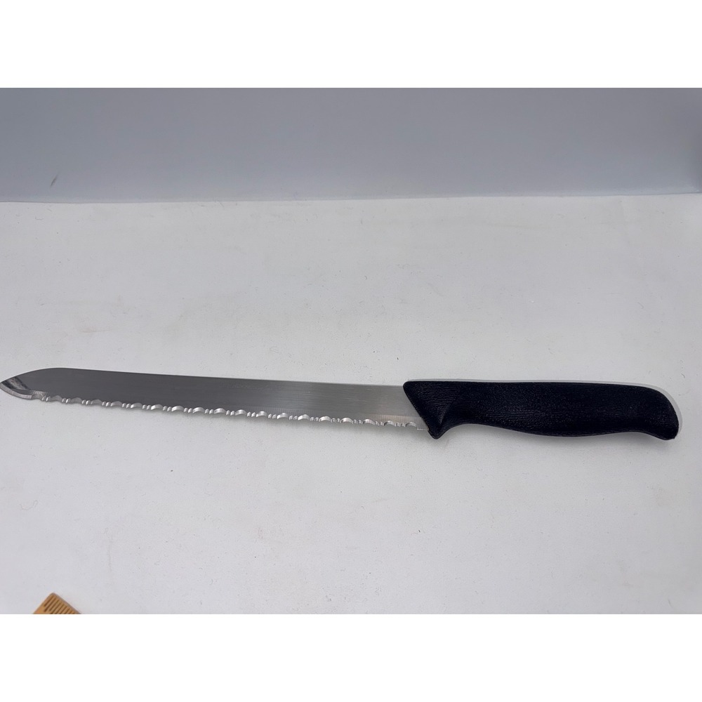 Pampered Chef Bread Knife Unisex 8in Black Serrated Stainless Steel